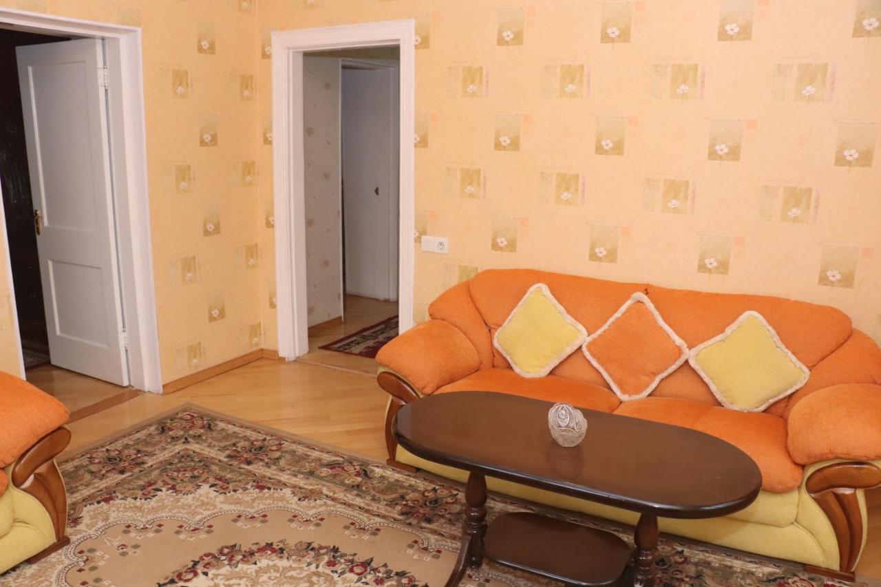 Апартаменты 100М2 В Малом Центре Еревана Exterior foto